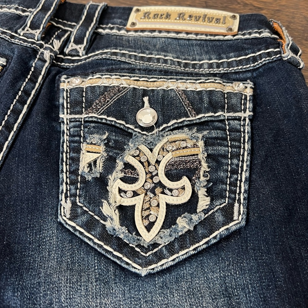 Rock Revival Easy Crop Boris fit